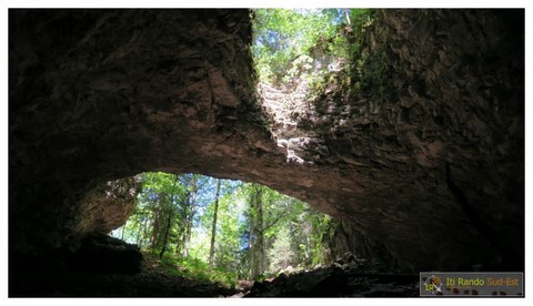 Herbouilly Grotte de la Cheminée